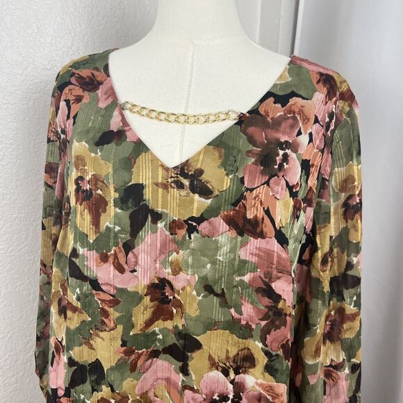 Roz Ali Top Womens 1X Green Floral Metallic Gold Chain Neckline Boho Casual - Picture 2 of 10